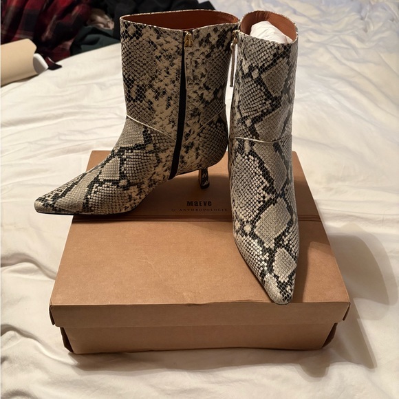 Anthropologie Maeve Kitten-Heel Barrel Booties - Picture 2 of 12